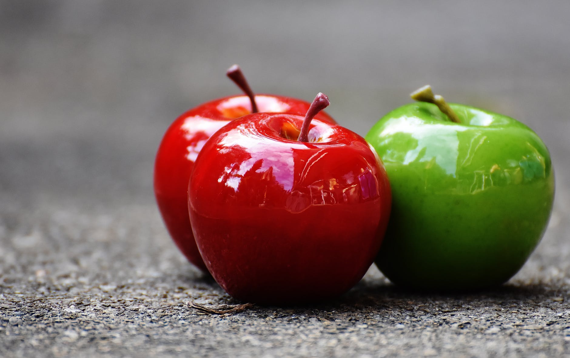 wholesale-sales-of-apple